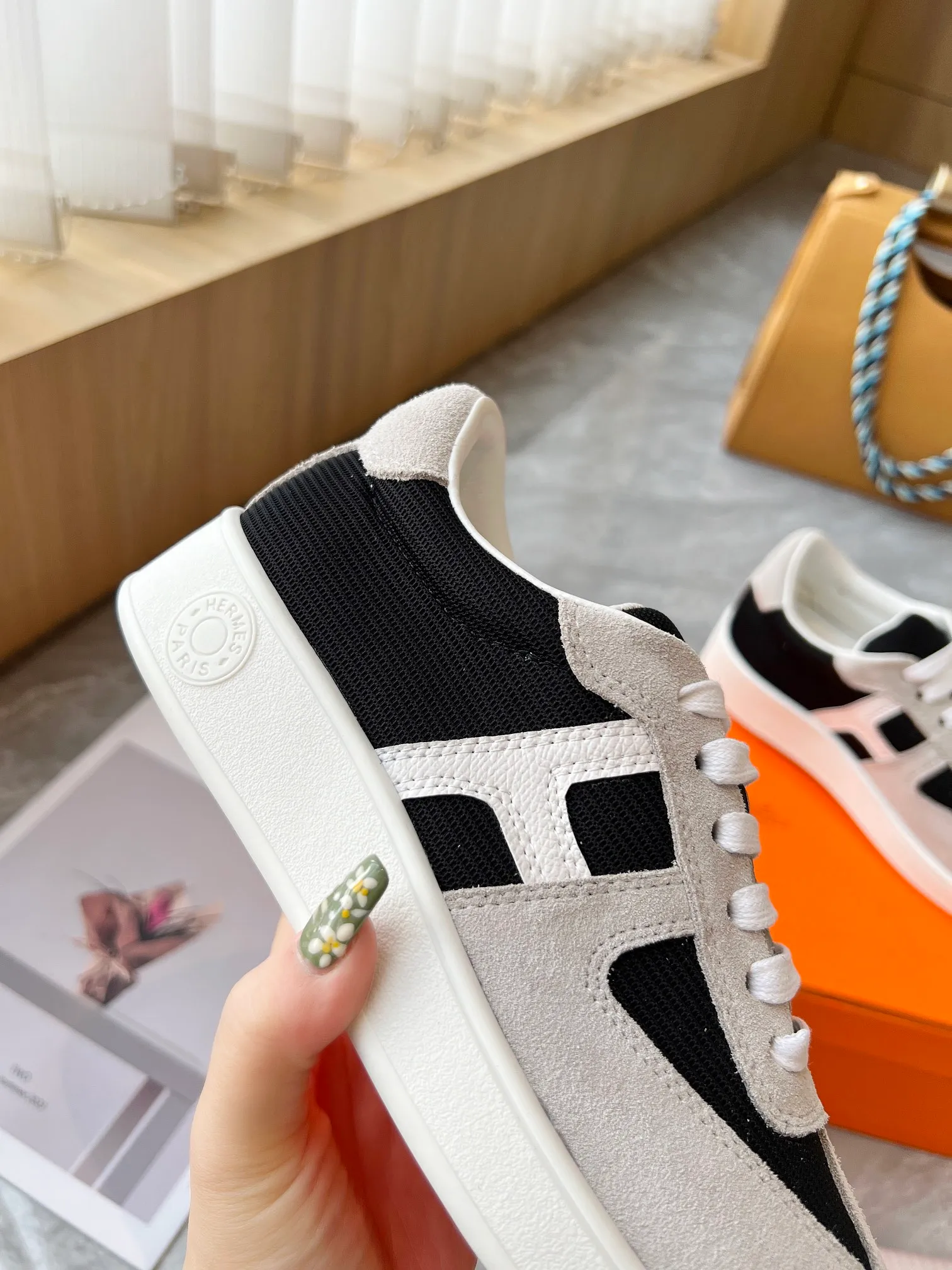 👟👟Ex-factory price 480👟👟 French direct mail HERMES/Hermès flat fashion sports and casual shoes Korean style lace-up mesh lightweight! ! Breathable and comfortable, standard size 35/40 (41 can be customized and will not be returned)